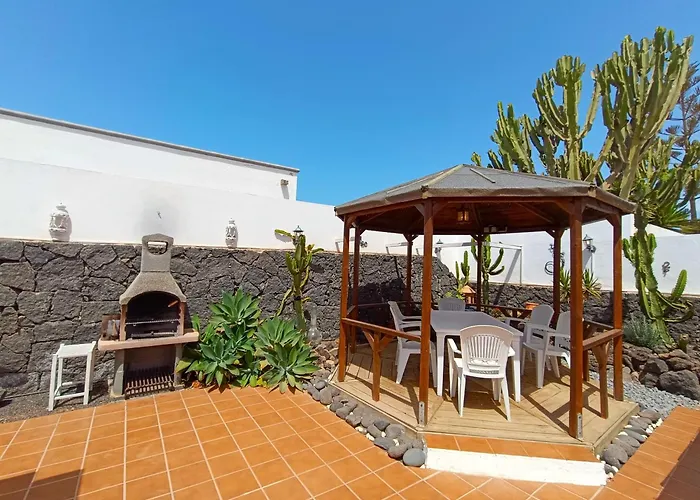 Villa Lagarto Heated Pool Aircon Central Playa Blanca